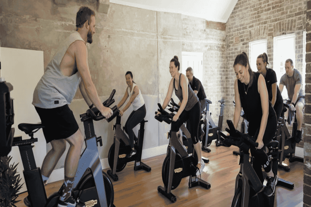 5 Health Benefits of Exercising in a Group Fitness Class